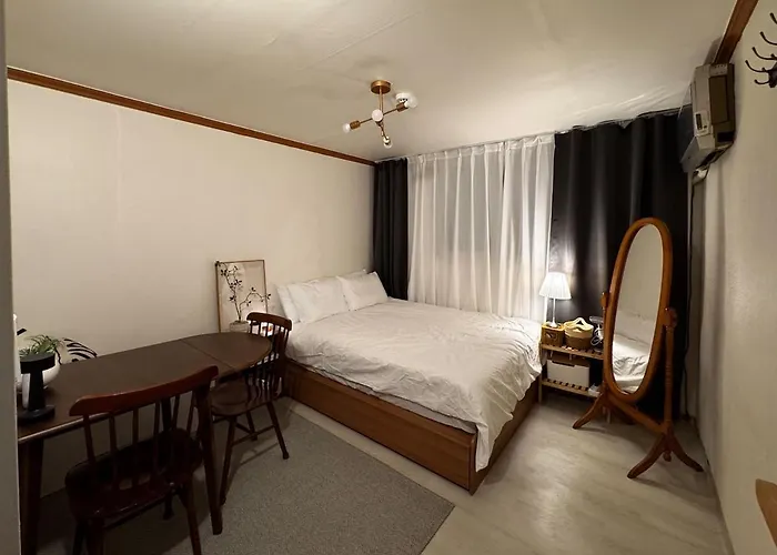 公寓 Middle Of Seoul, Cozy House, Parking Available, Metro Line2 5min, Bus 1min, Full Of Restaurants & Bar, Near National